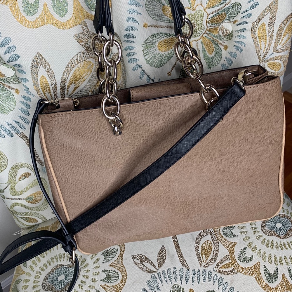 Guess Tan With Chain Handles Handbag Shoulder Bag - Picture 3 of 5